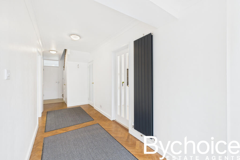 CAM05454G0-PR0060-STILL007