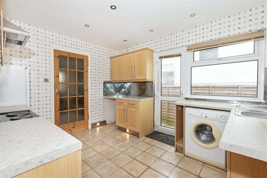 For Sale - Aspire Residential - Stone Lane - Kitch
