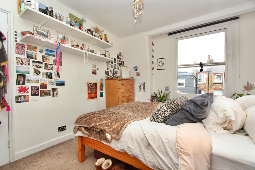 Clissold Crescent, N16