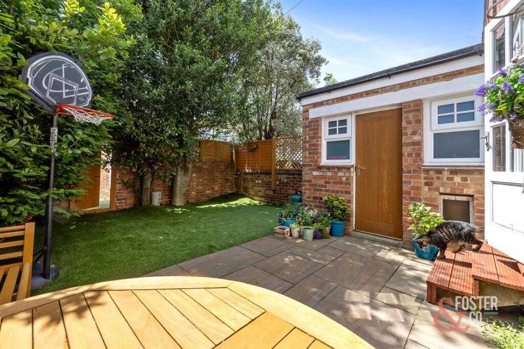 Addison Road, 84-020.jpg