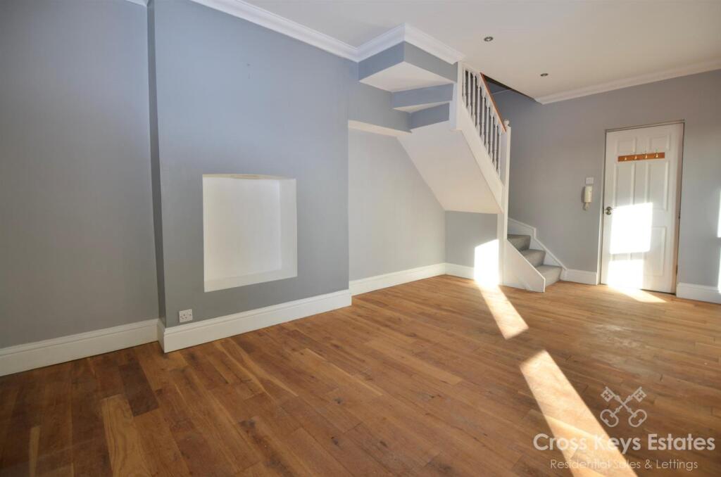 Sitting Room/Dining Room