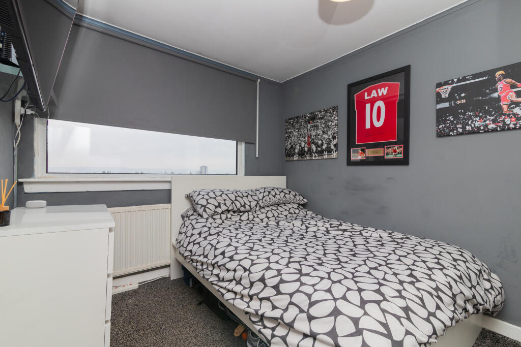 35 foxbar drive Paisley L-18