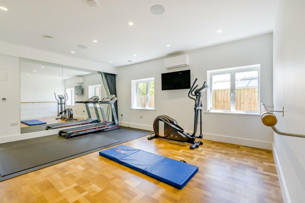 8594318-interior85.jpg