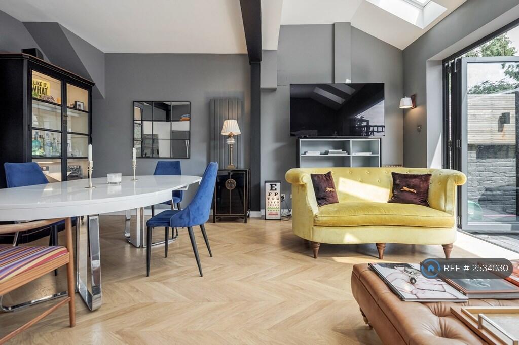 Open Plan Dining/Lounge 