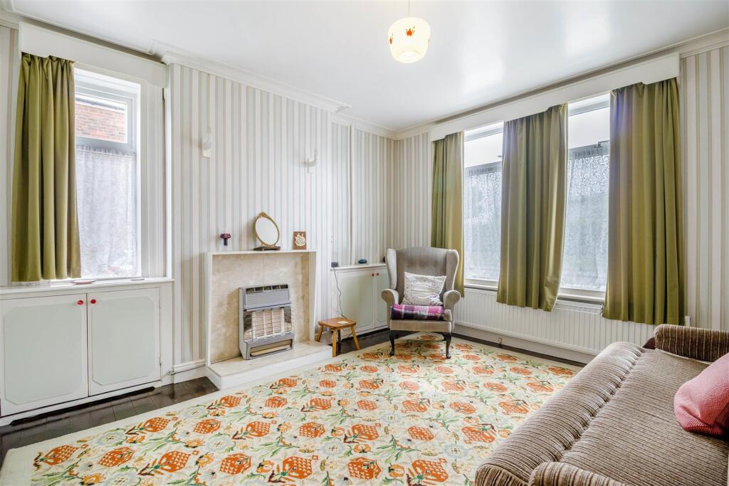8647545-interior17.jpg