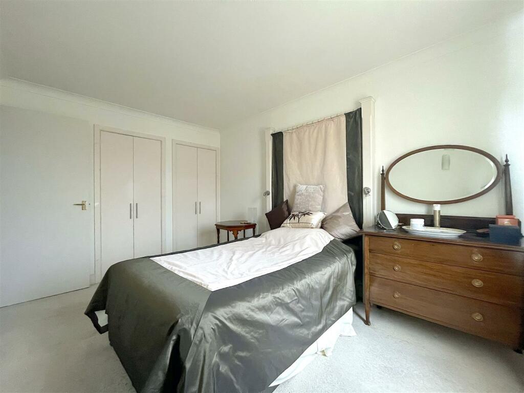 Bedroom One (2).jpeg