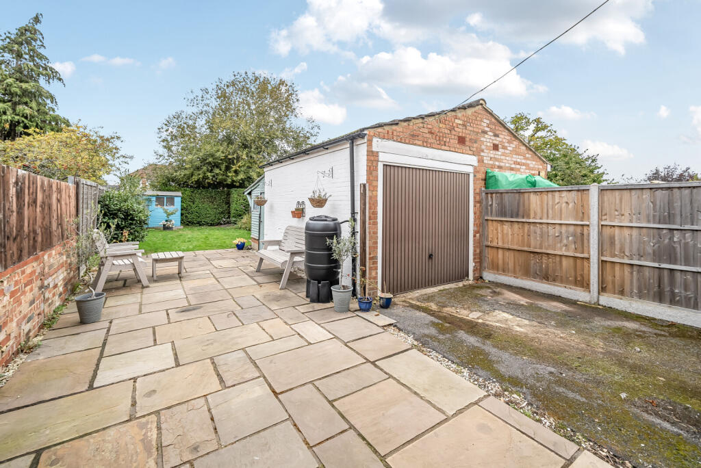 1369070-6-68ed2ae...