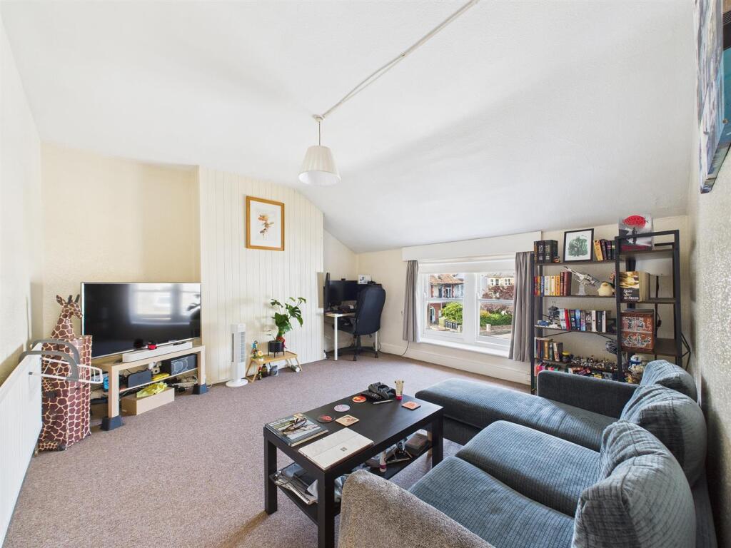 3 - Manor Park Redlenad.jpg