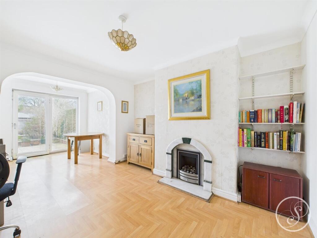 SECOND SITTING ROOM/DINER
