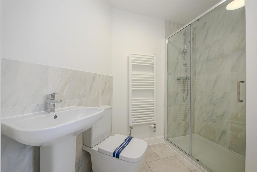 En-Suite (2)