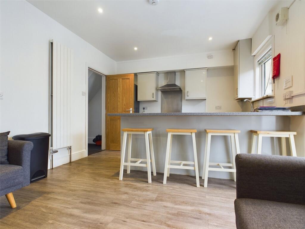 Lounge-Flat-To-Rent