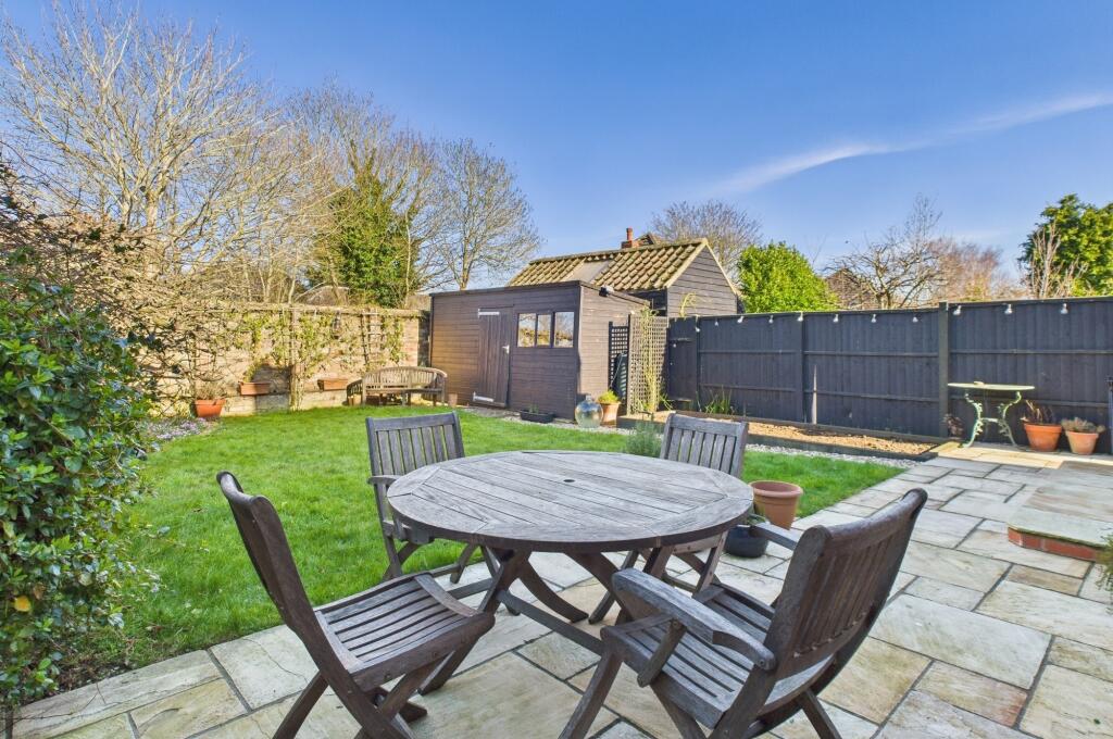 CAM02519G0-PR0230-STILL023