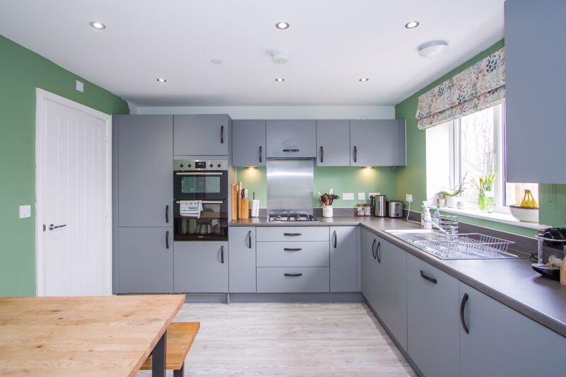 Castle Wood Road, Gwel yr Ynys, Sully