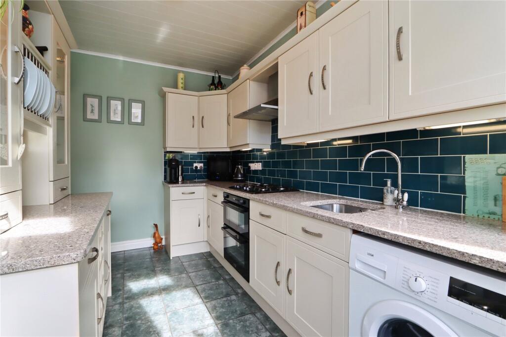 Kitchen Pic 1