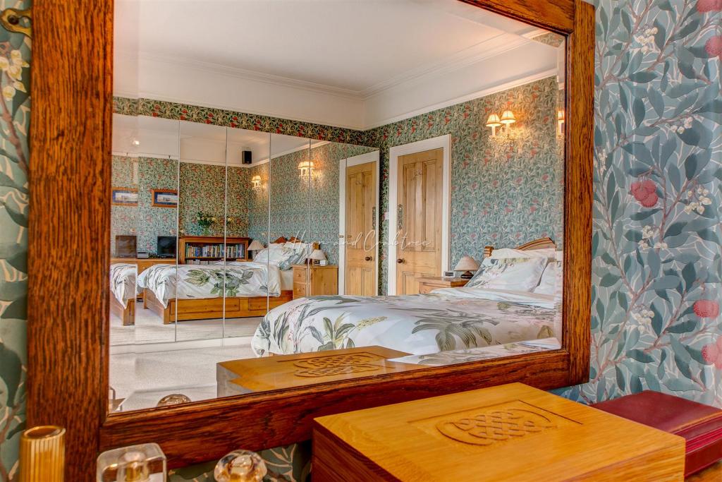 Llandennis Road, Cyncoed, HernCrabtree (35).jpg