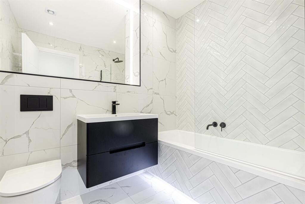 eninsula Court (20).jpg