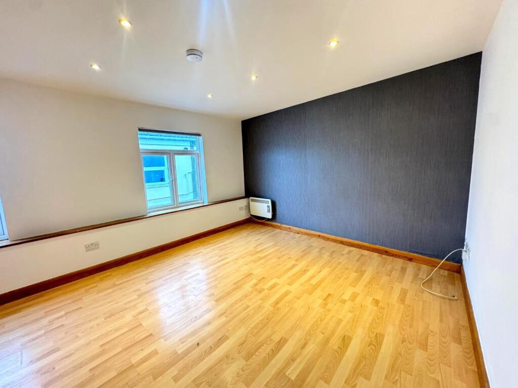 Lounge 1.jpeg