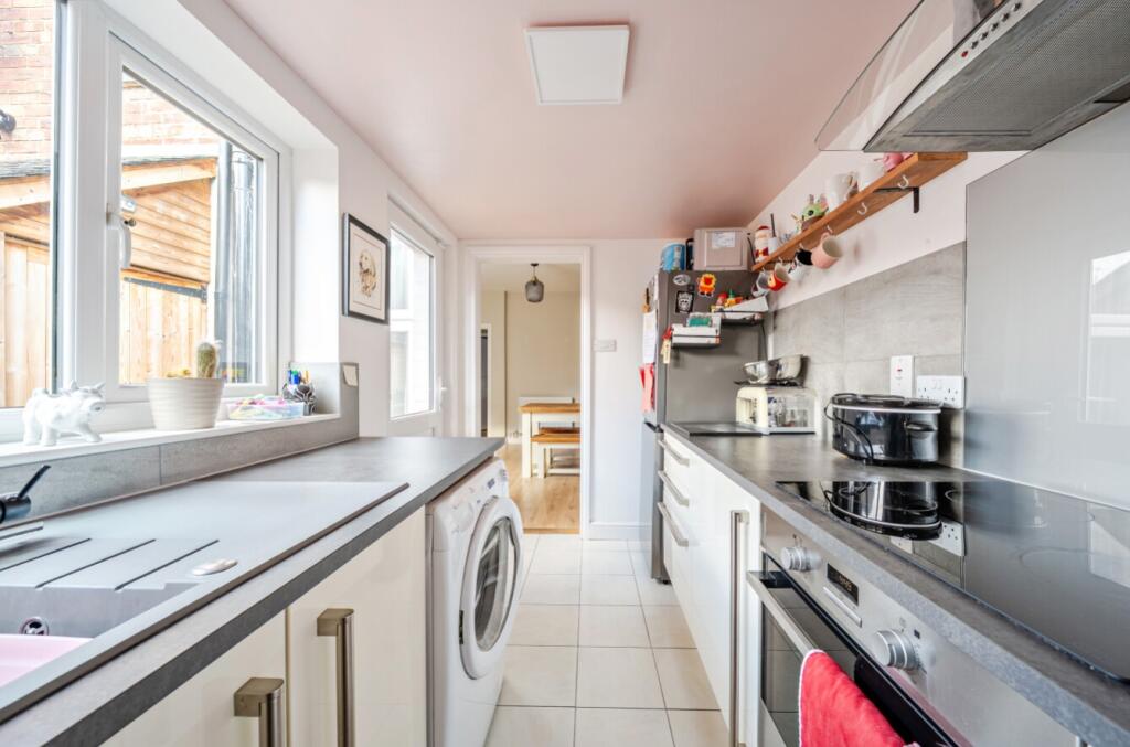 1360885-20-68dbe0272a2d1