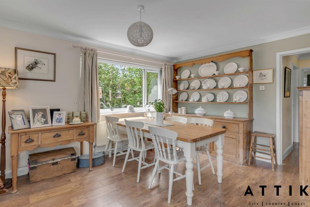 10 Valley Close, Holton IP19 8NF (7).jpg