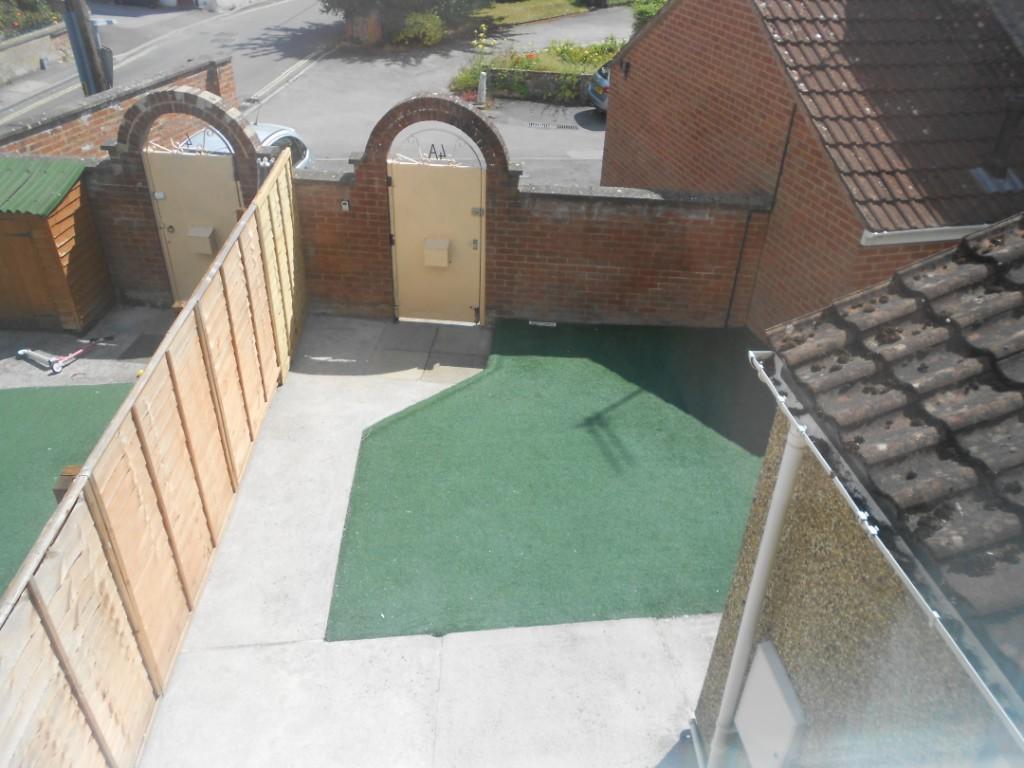 Enclosed garden area