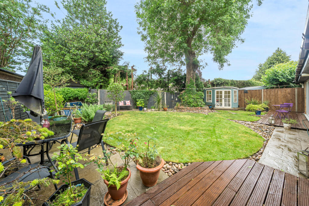 1302727-4-683f3f5...