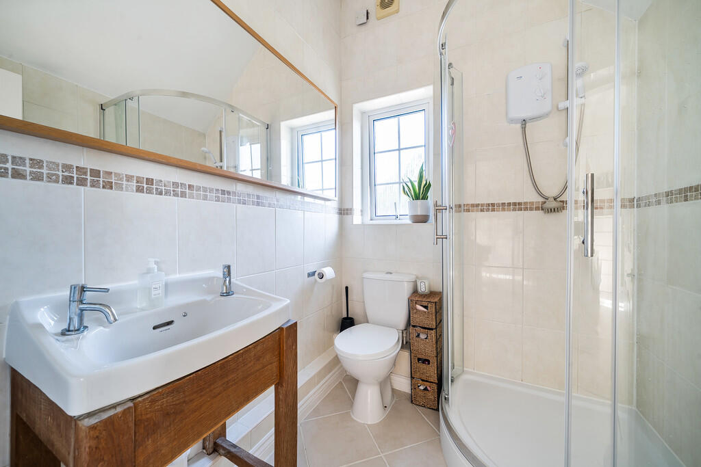 1370321-12-68fb6e...