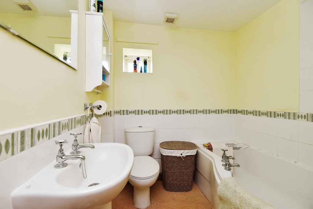 Family Bathroom: