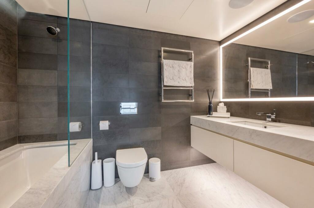 bathroom (3).jpg