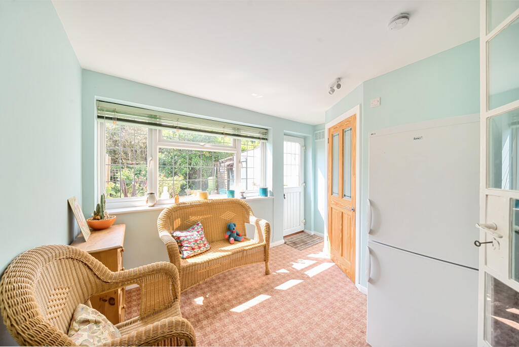 1304561-8-6842bcb...