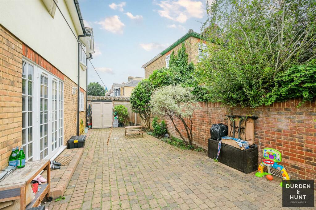 Mossford Green-20_web.jpg