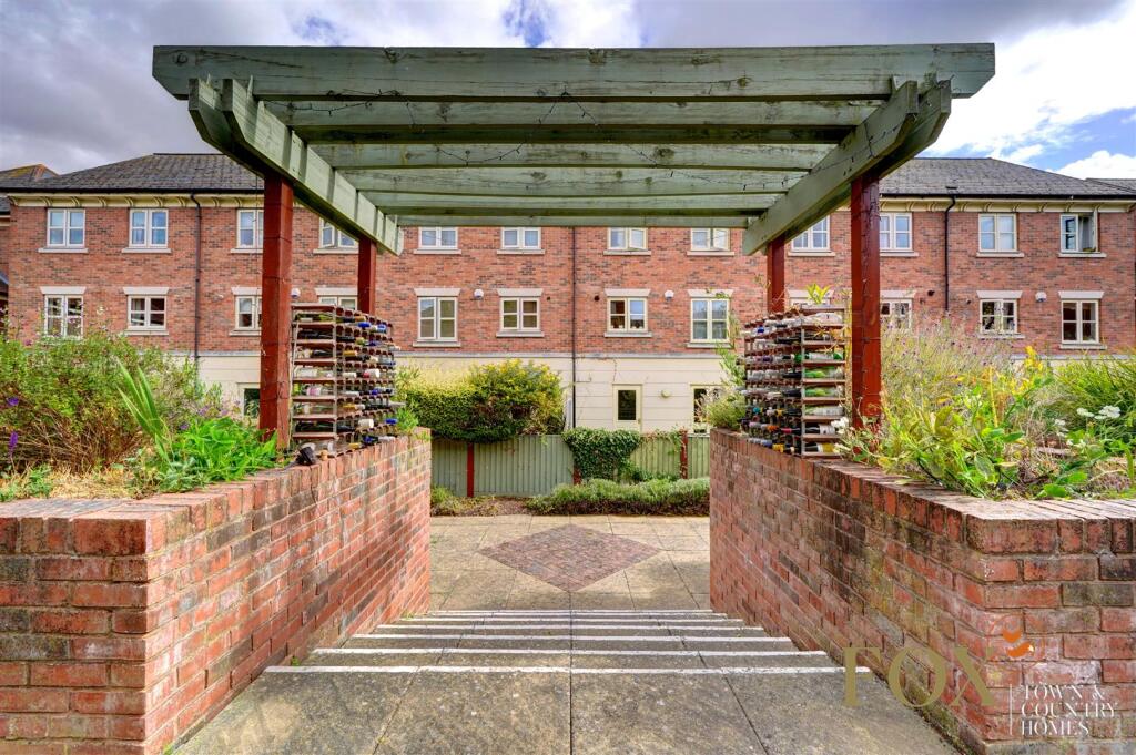 43 Sansome Place (30