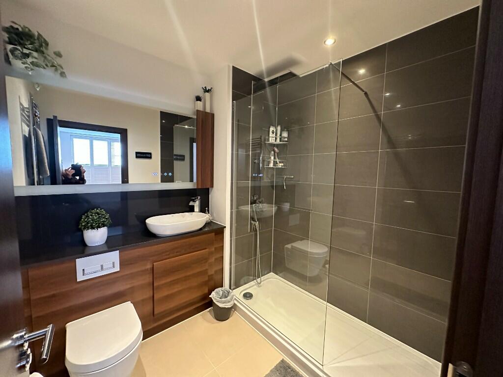En Suite 1