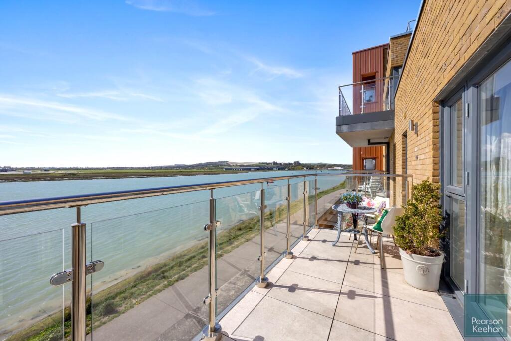 Oystercatcher Apartments, Flat 9-016.jpg