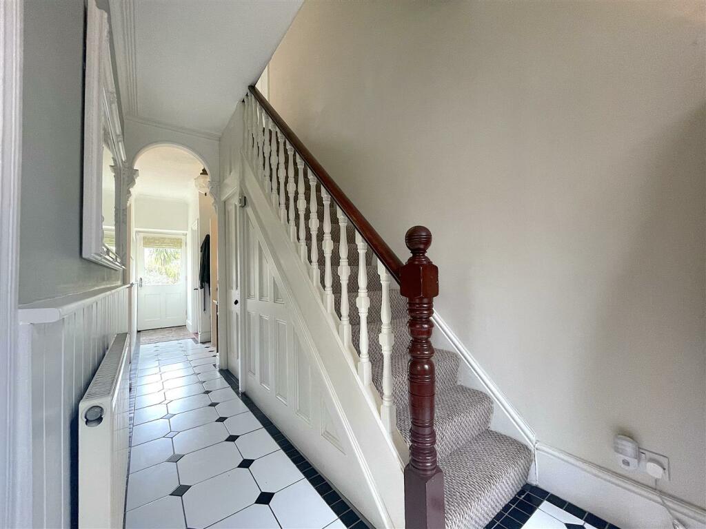 Entrance Hall (1).jpeg