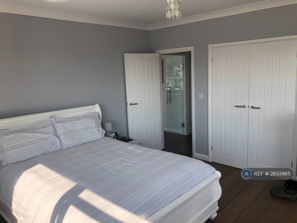 Bedroom 1  4.57m x 3.89m