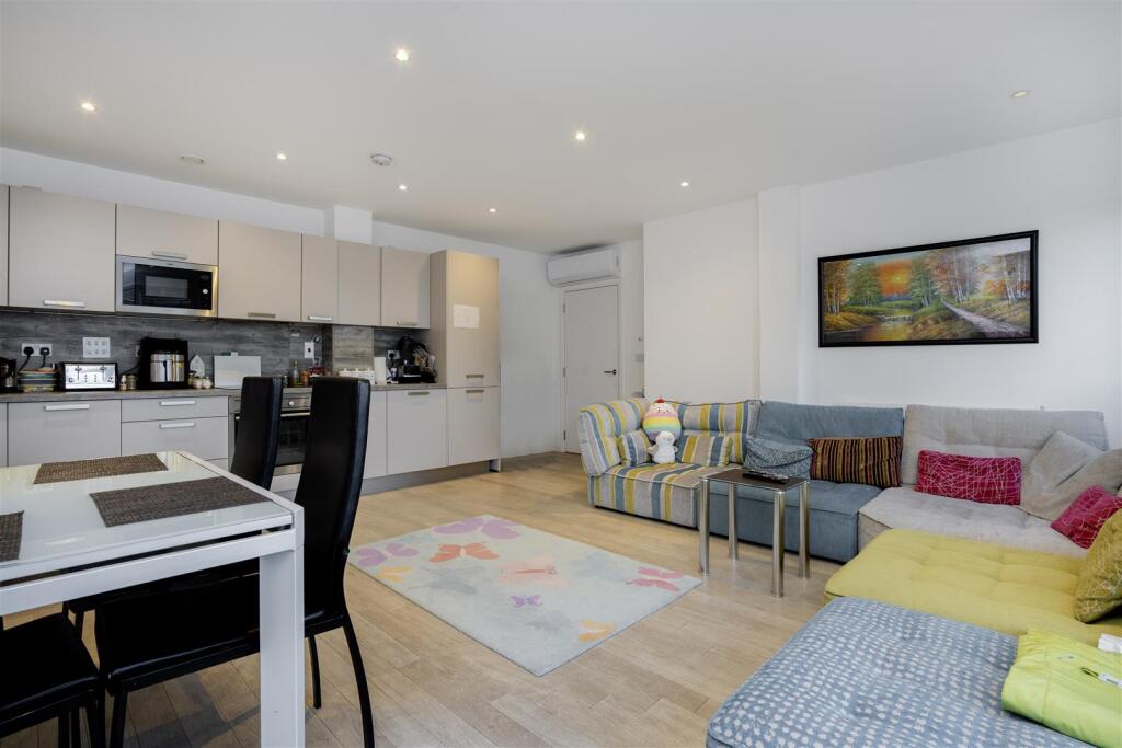 Davidson Frost-Wellings, DFW, Hallington Court, Ed