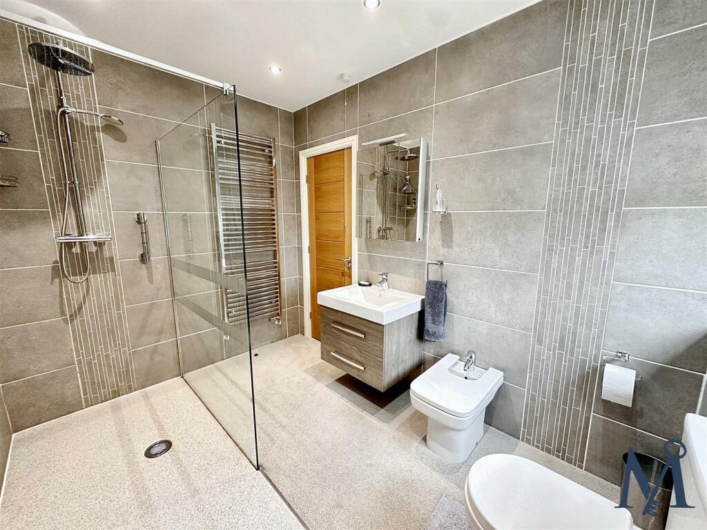Family Shower Room