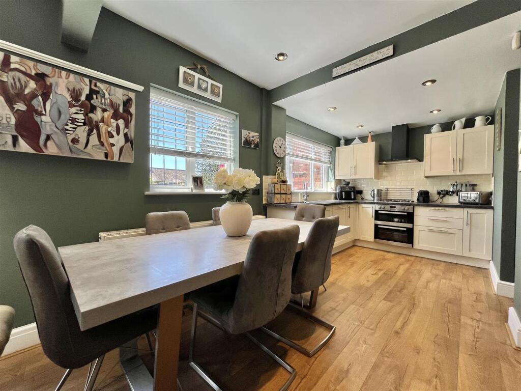 Open Plan Living/Dining/Kitchen