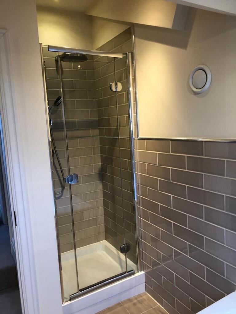 Apartment 6, 74 New Briggate - 7.JPG
