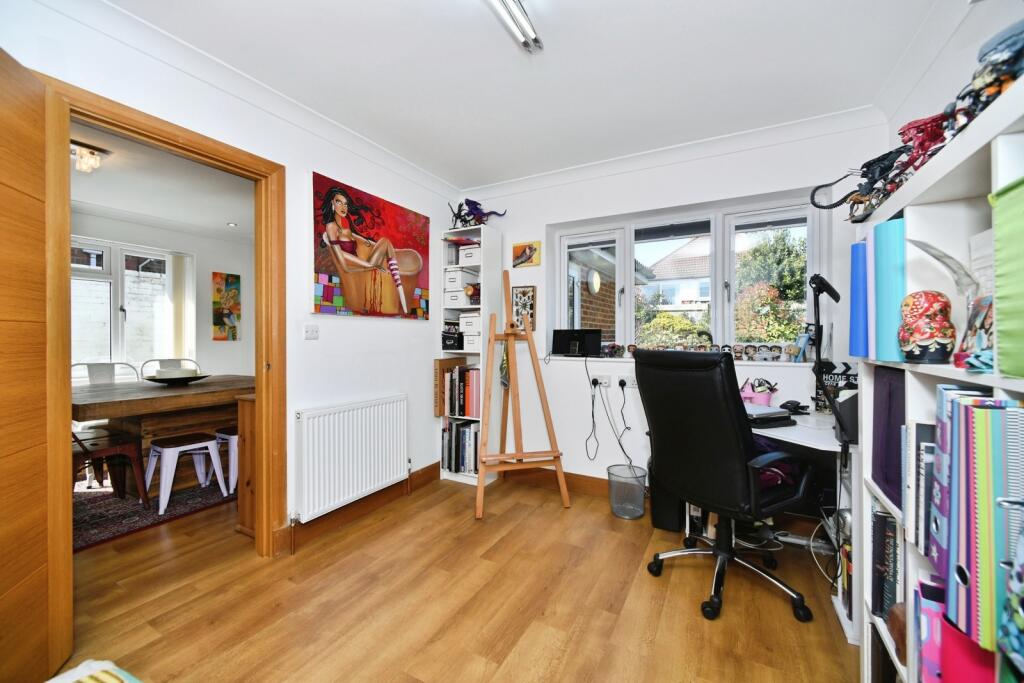 Bedroom/Office