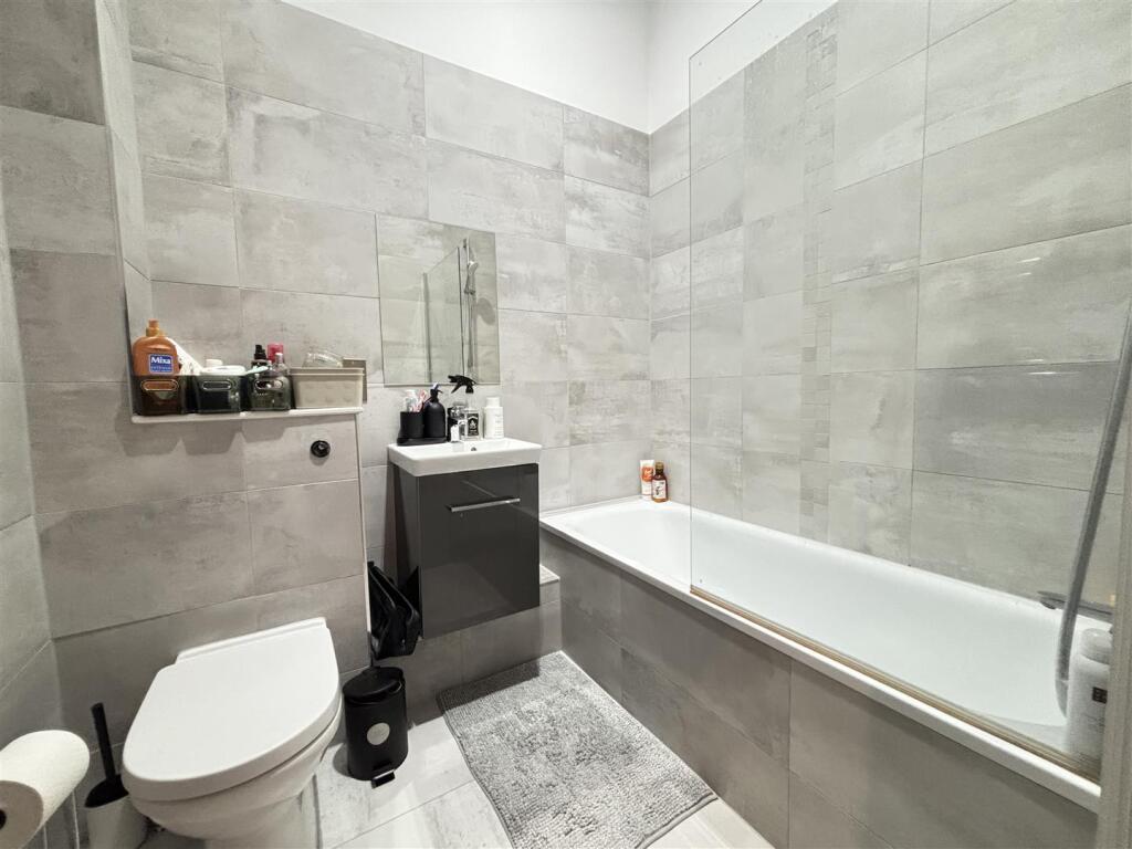 Bathroom.jpeg