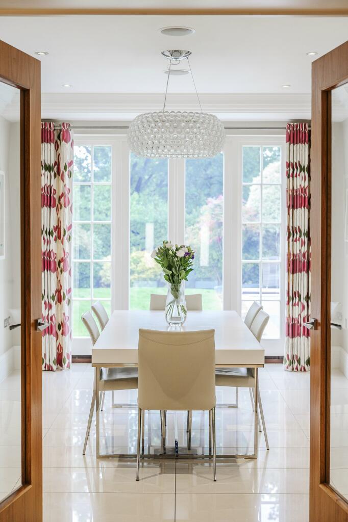 Breakfast Room