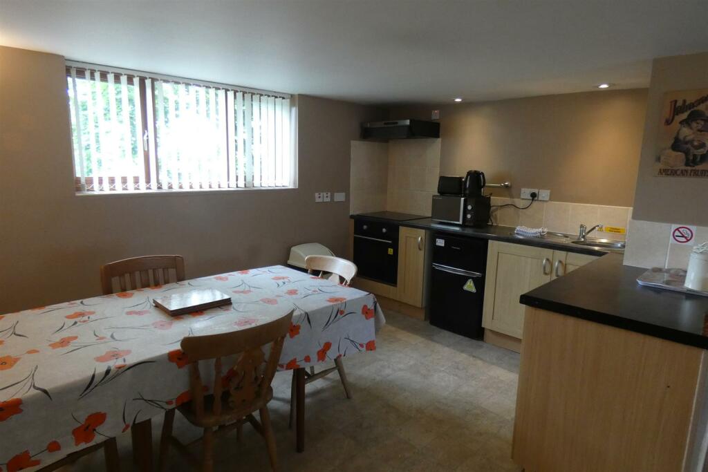 DINING KITCHEN AREA