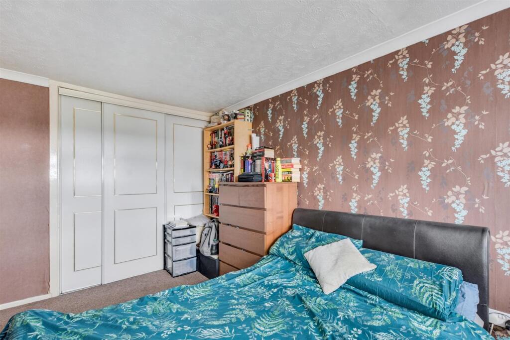 Bedroom 1_2.jpeg