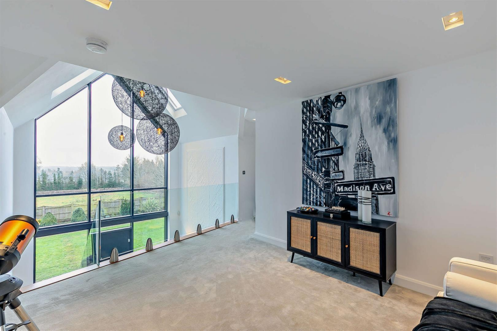 Landing Fieldhouse.png