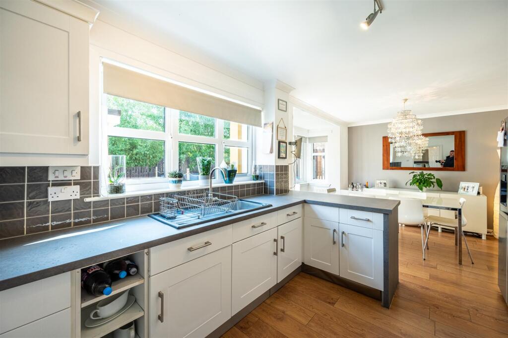 kitchen  dining (2).jpg