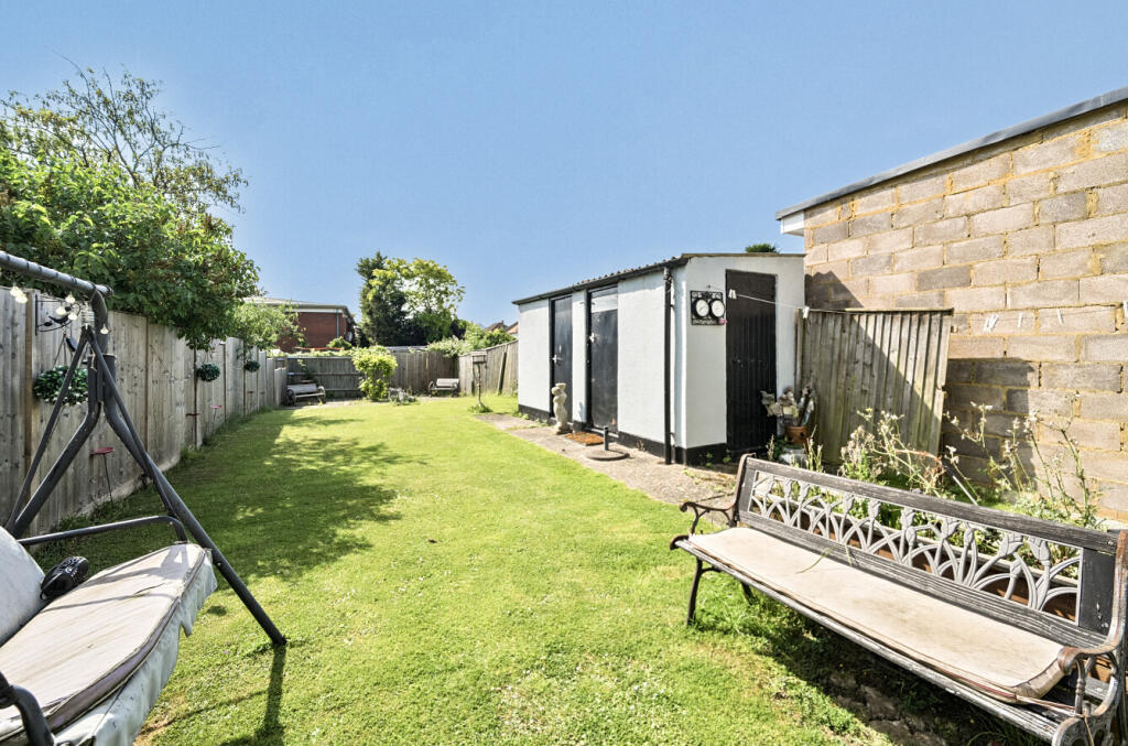 1305719-3-684bee2...