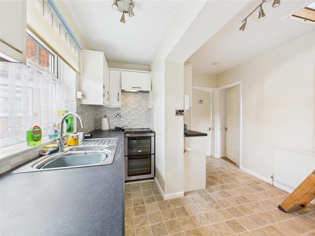 Kitchen: