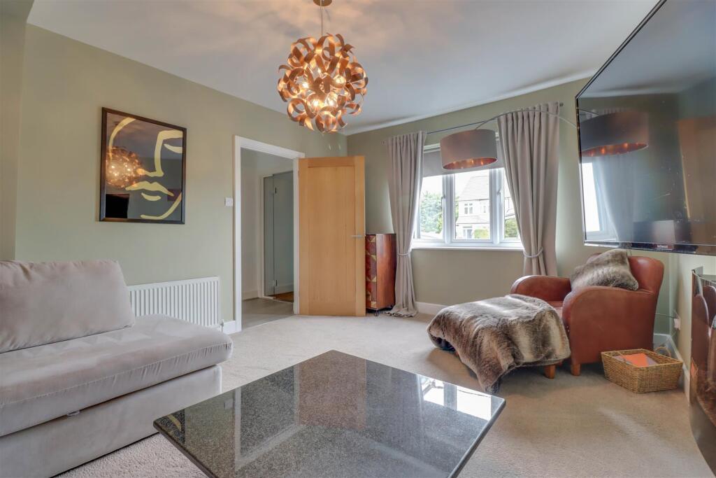 133 LONDON ROAD INSIDE-15.jpg