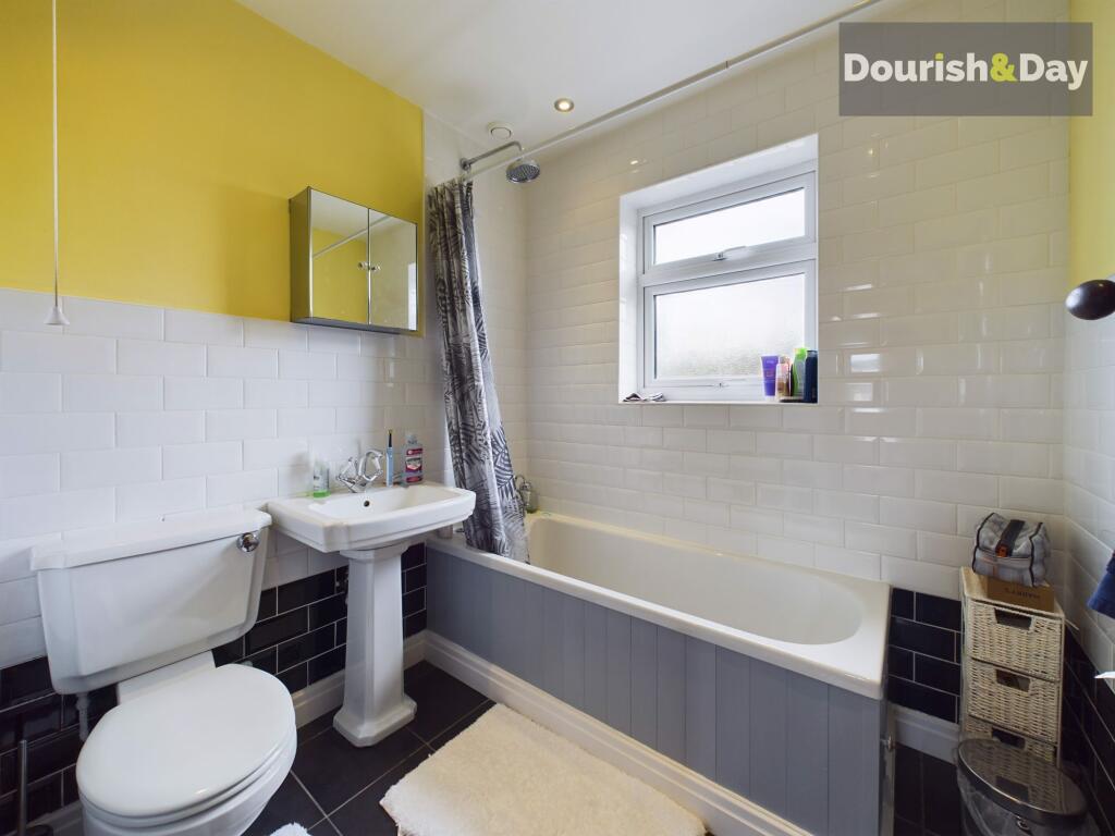 Family Bathroom 